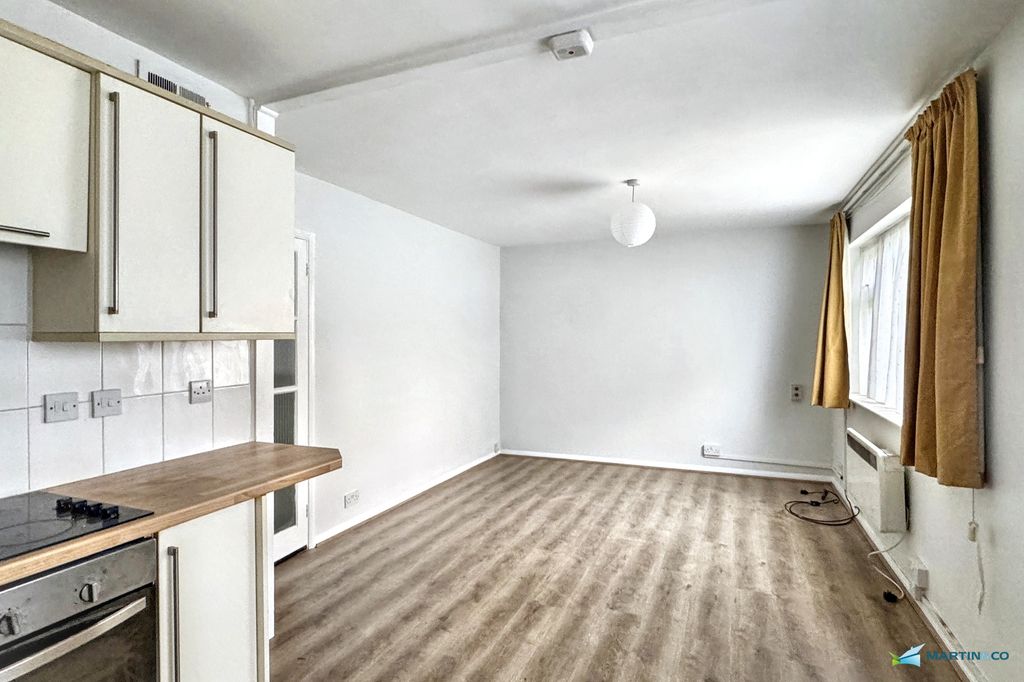 Property photo 3 of 8 Img_4826