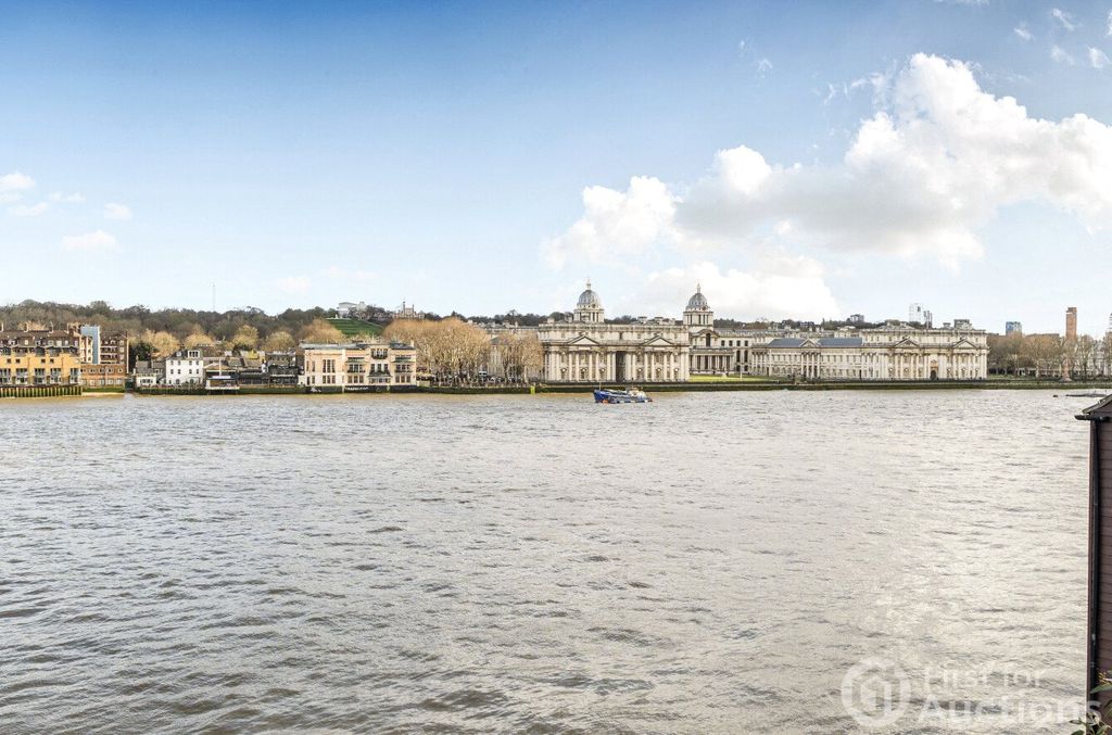 Property photo 2 of 14 View