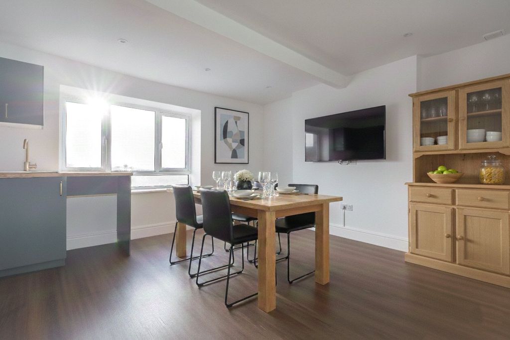 Property photo 3 of 10 Picture No. 14