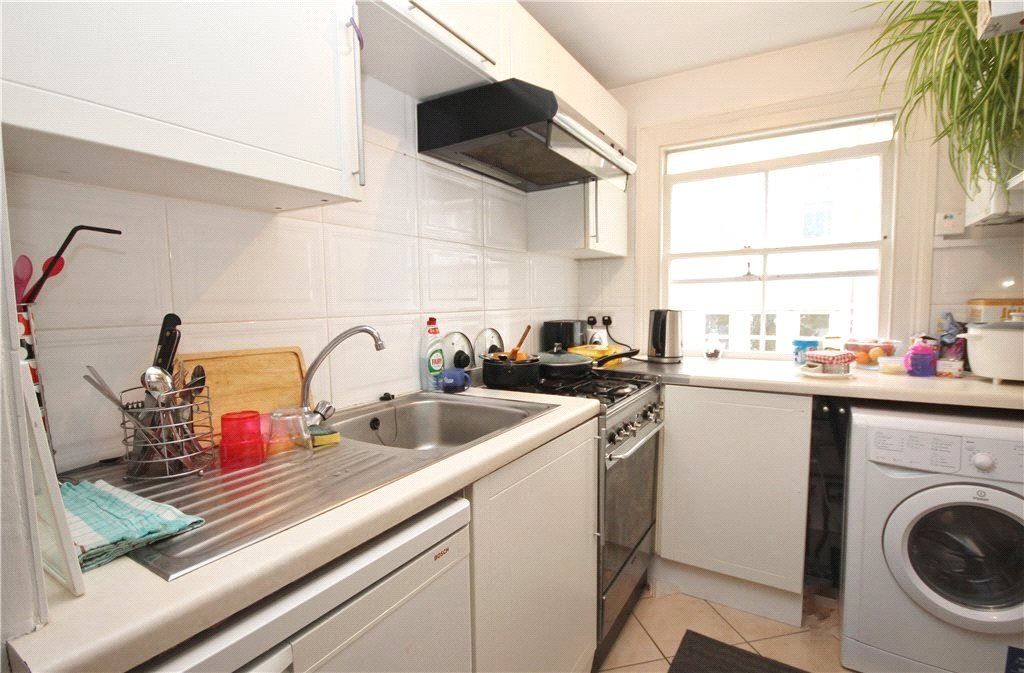 Property photo 3 of 7 Kitchen