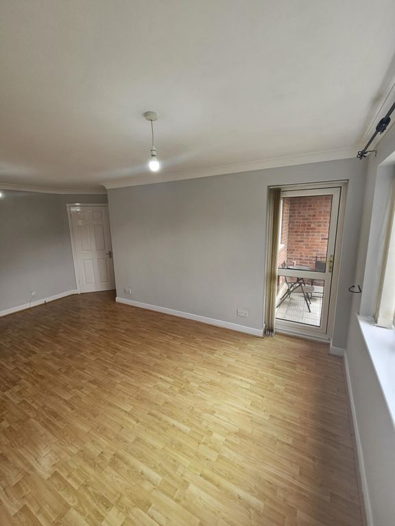 Property photo 3 of 9 Lounge Newa