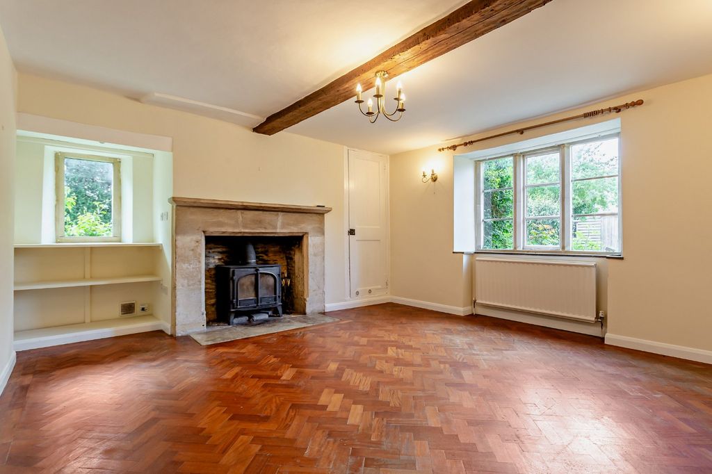 Property photo 2 of 19 Picture No. 35
