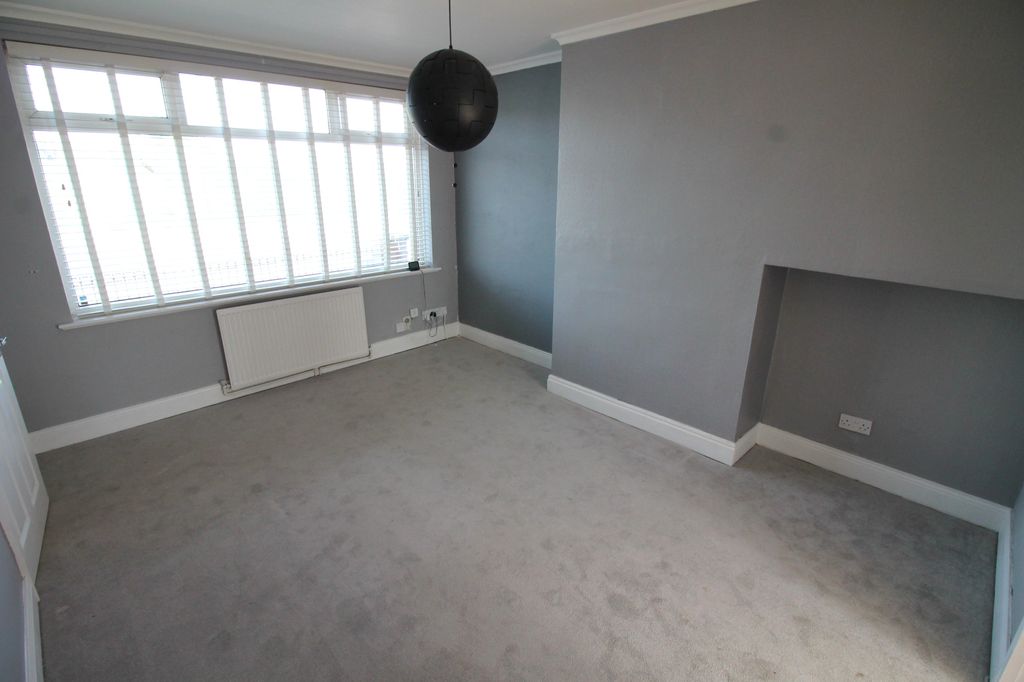 Property photo 3 of 12 Living Room (2)