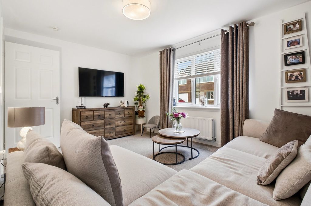 Property photo 3 of 22