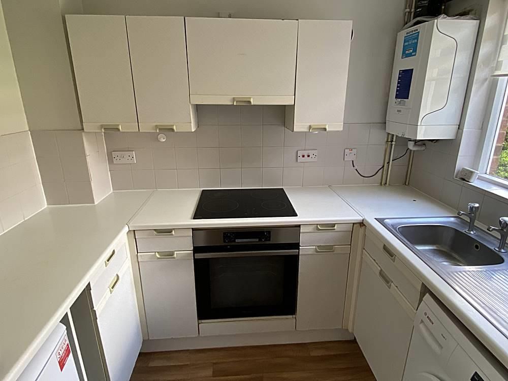 Property photo 3 of 8 Kitchen.Jpg