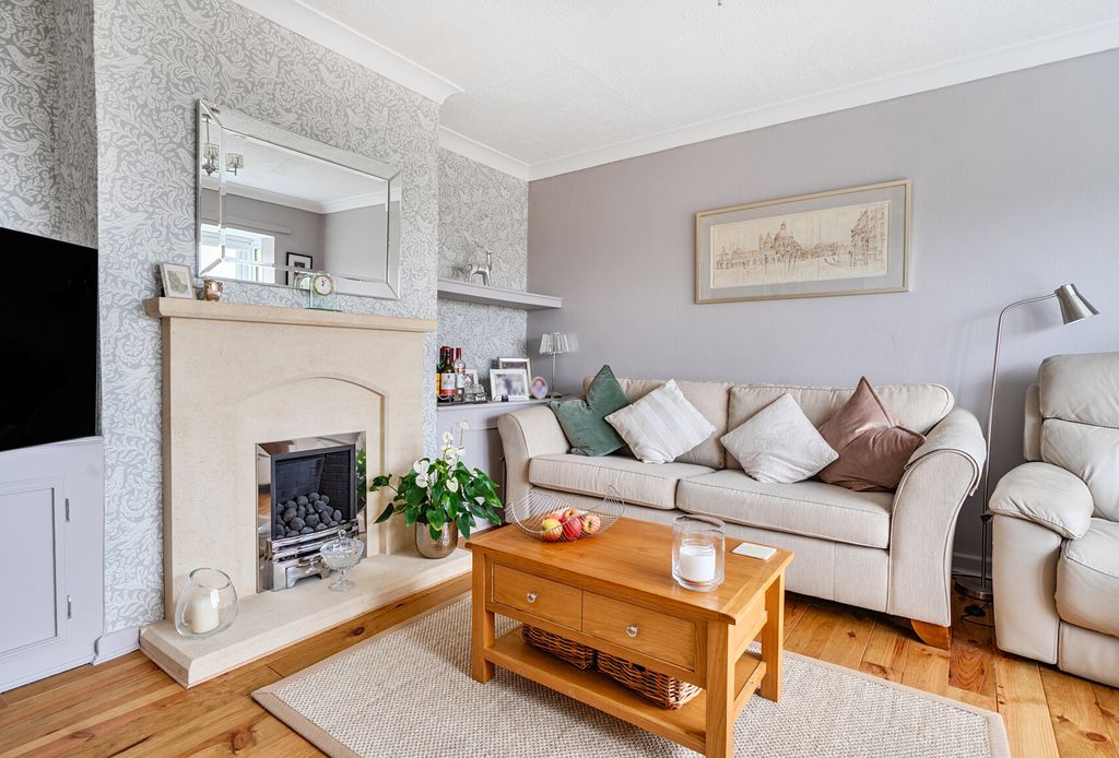 Property photo 3 of 15 Sitting Room