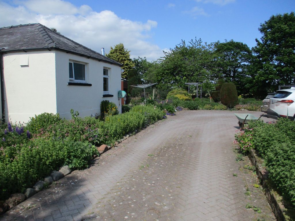 Property photo 3 of 54