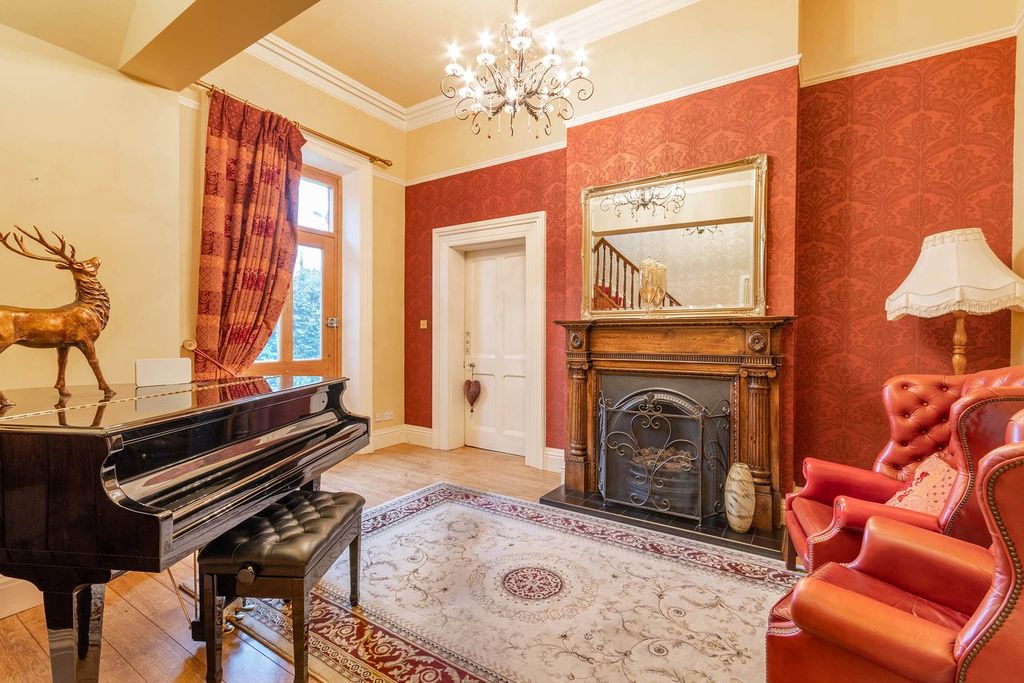 Property photo 2 of 19