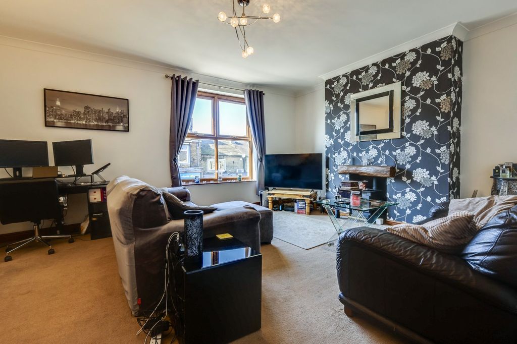 Property photo 2 of 12 Picture No. 06