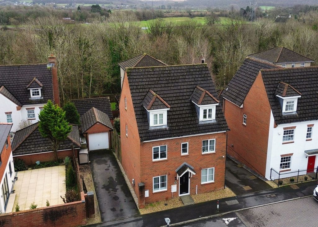 Property photo 1 of 26