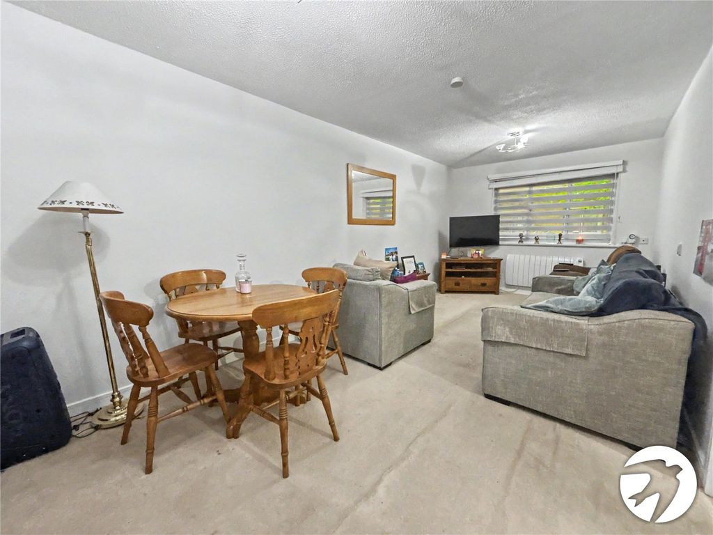 Property photo 2 of 16 Picture No. 14