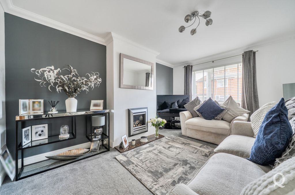 Property photo 2 of 25 E1306Bb0-Afe1-468...
