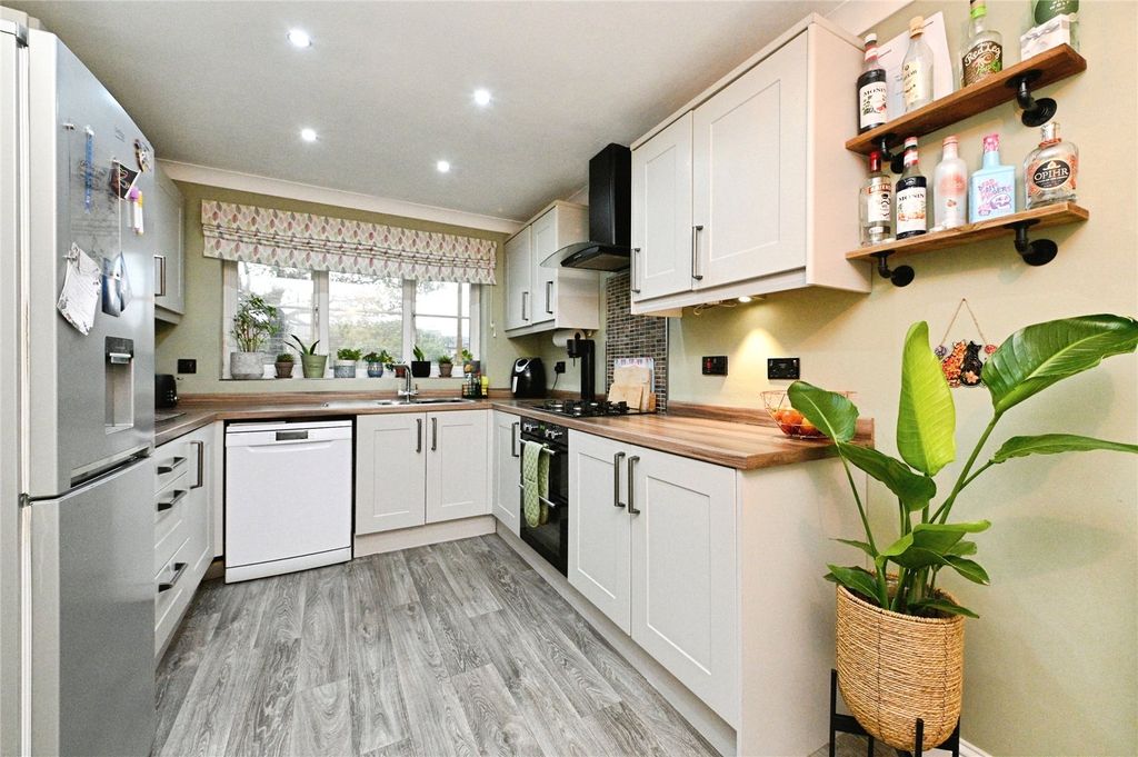 Property photo 3 of 26 Picture No. 34