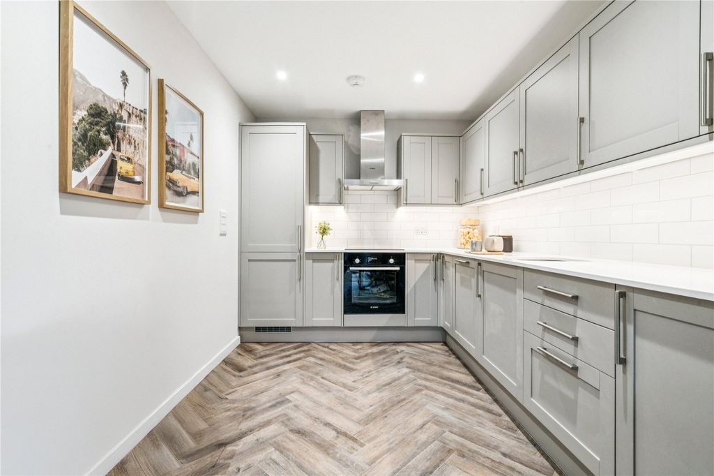 Property photo 2 of 12 Picture No. 31