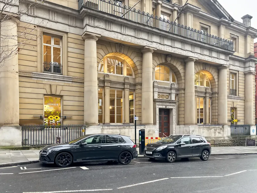 Property photo 1 of 6