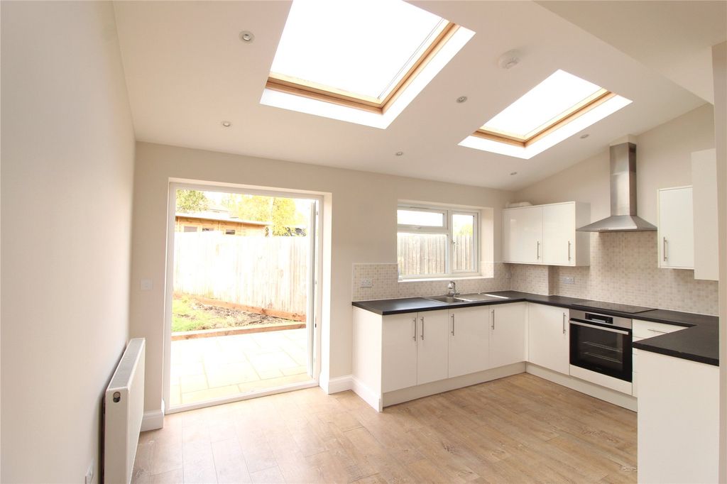 Property photo 3 of 19 Picture No. 29