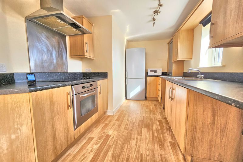 Property photo 3 of 6 Kitchen