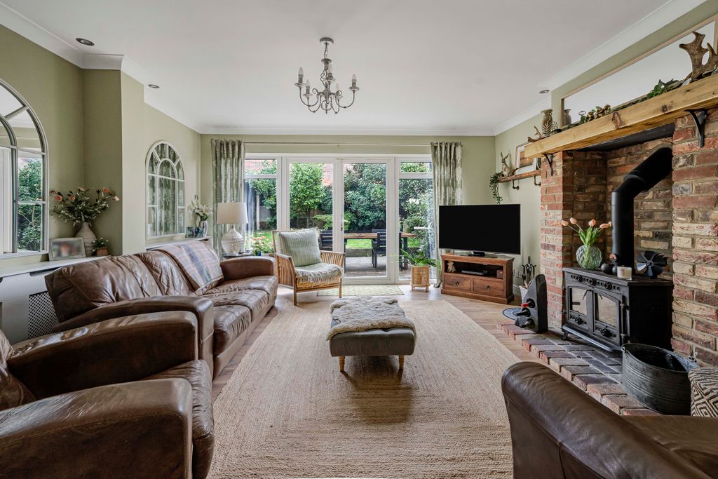 Property photo 3 of 23 Living Room