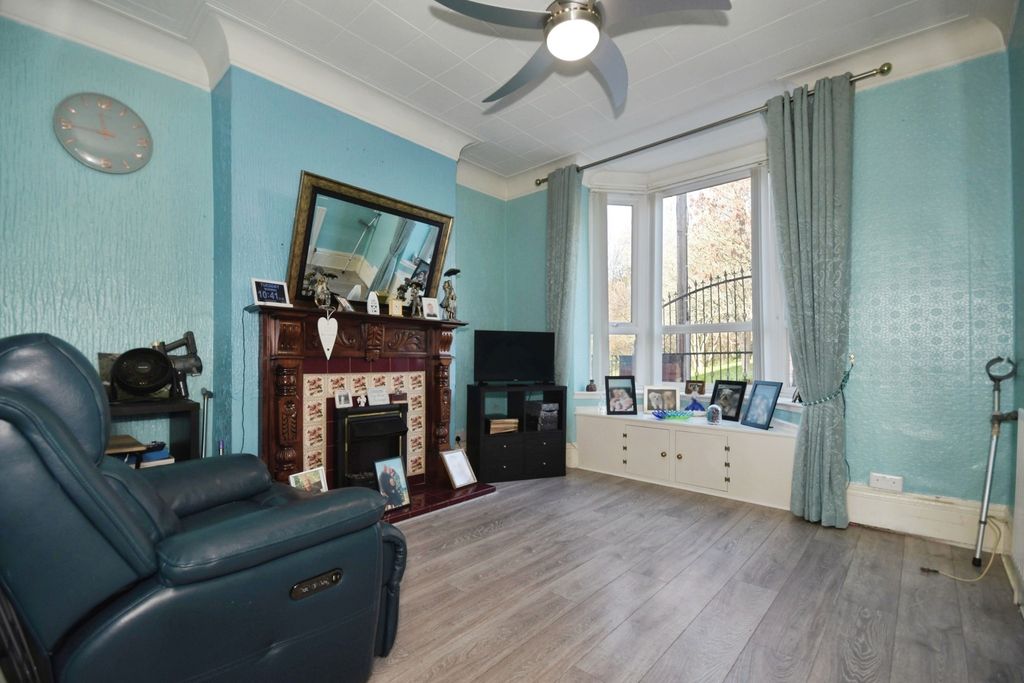 Property photo 3 of 17 Photo