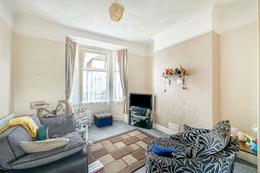 Property photo 2 of 14