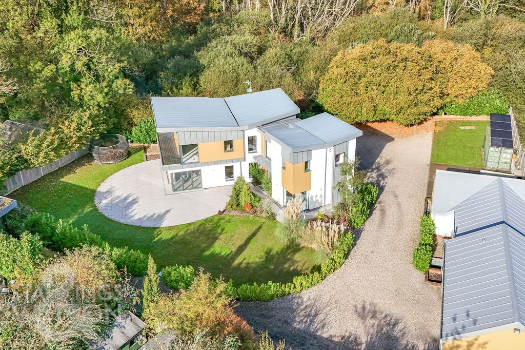 Property photo 2 of 56