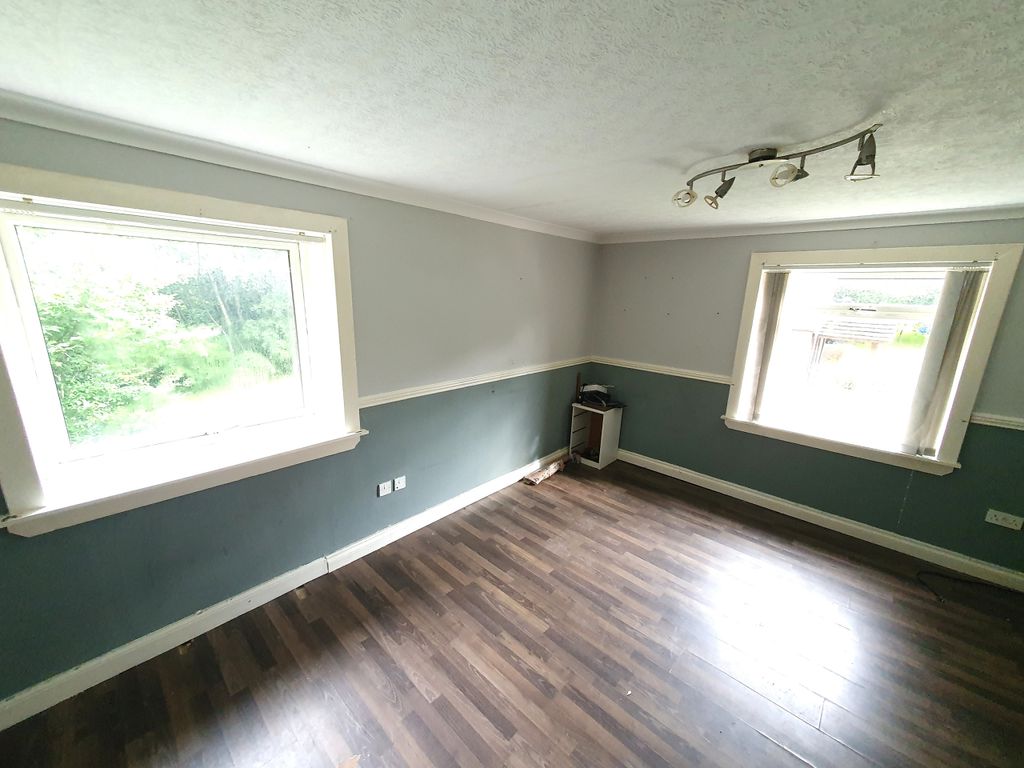 Property photo 2 of 8 2