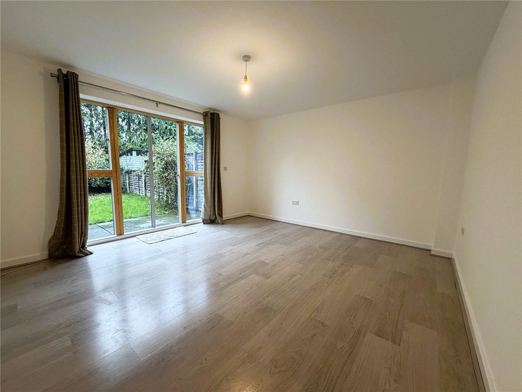 Property photo 3 of 17 Picture No. 18