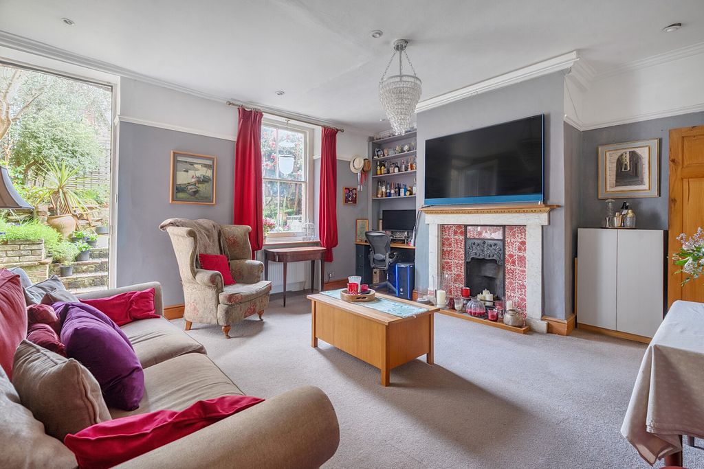 Property photo 2 of 35 1429122-47-69B856...