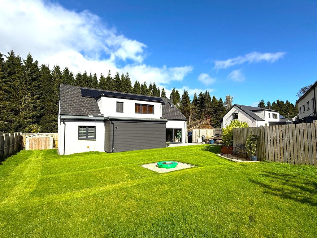 Property photo 1 of 33