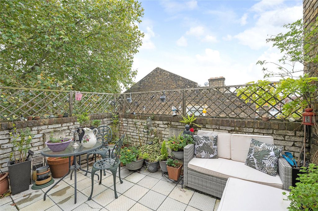 Property photo 3 of 14 Terrace