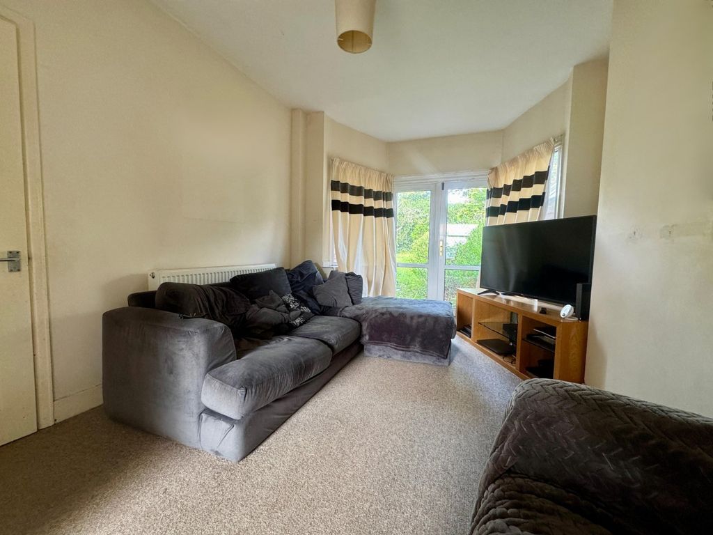 Property photo 2 of 11 Picture No. 16