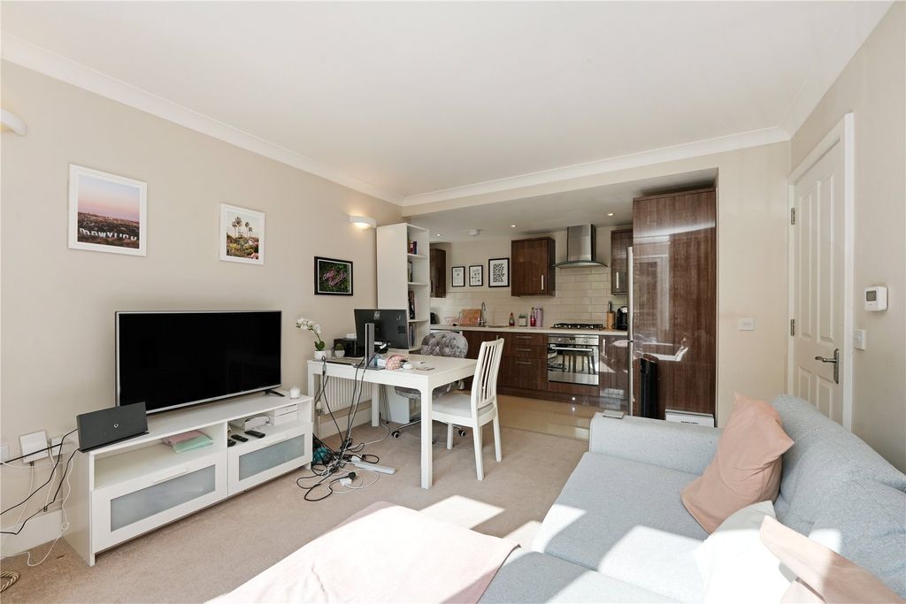 Property photo 3 of 11 Picture No. 06