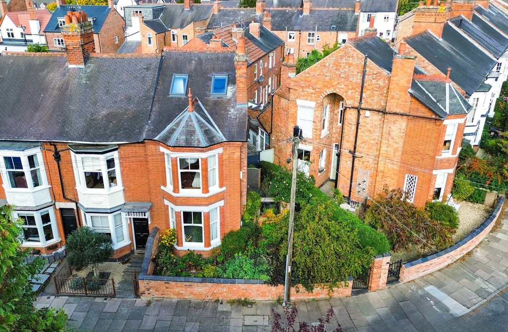 Property photo 1 of 30