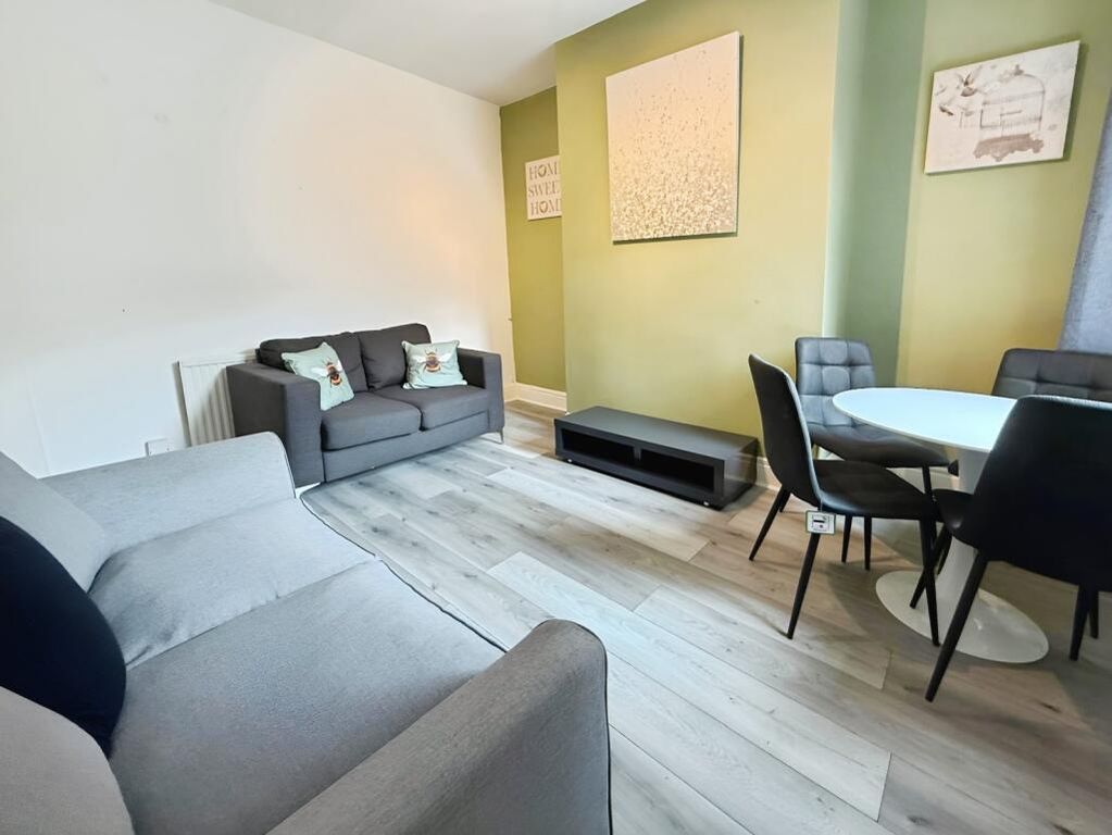 Property photo 2 of 7 Gallery