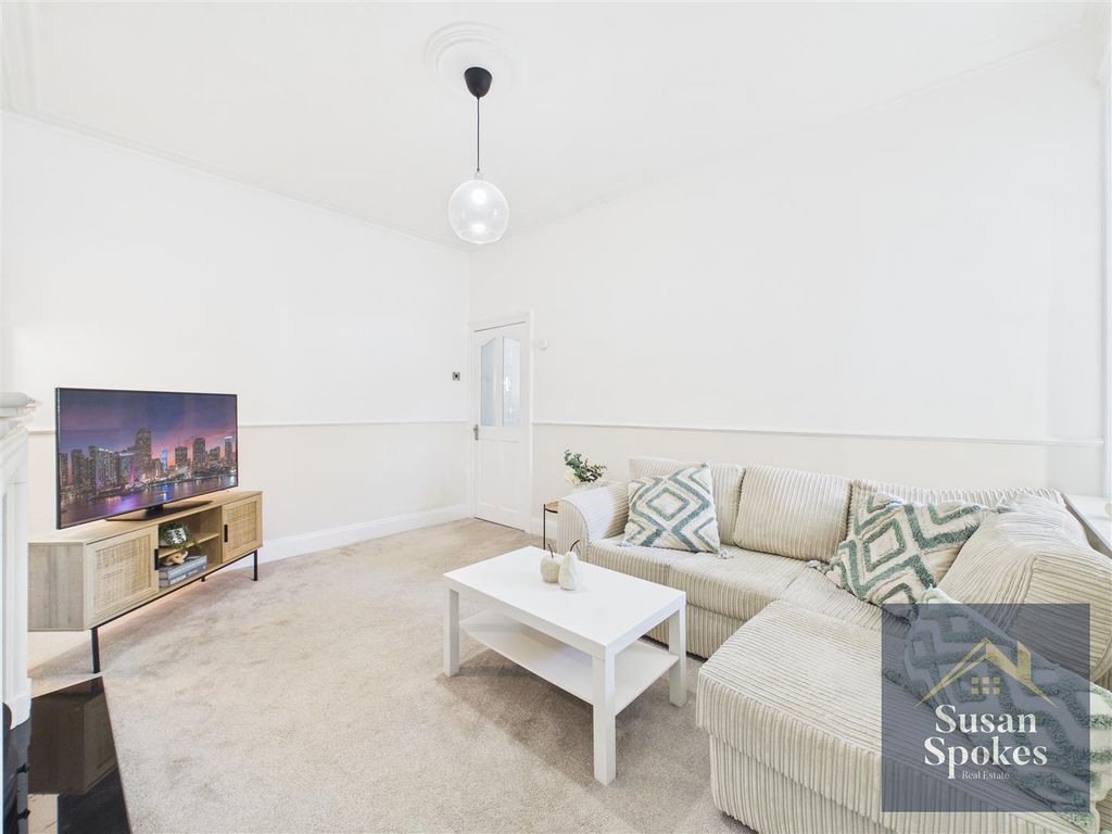 Property photo 3 of 21 Cam01858G0-Pr0249-Still011.Jpg