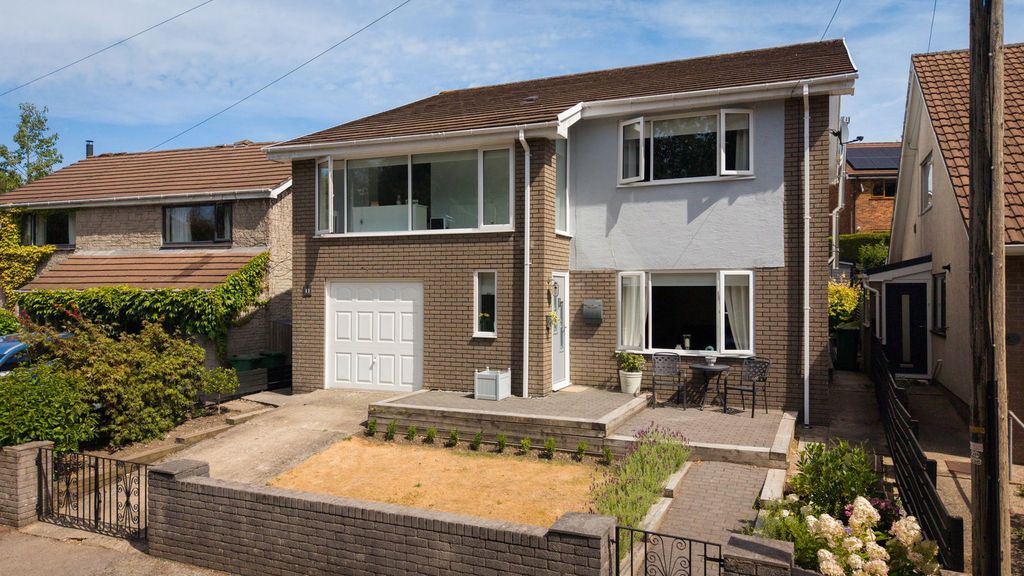 Property photo 1 of 41