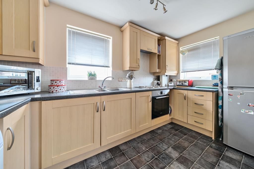 Property photo 3 of 19 Kitchen