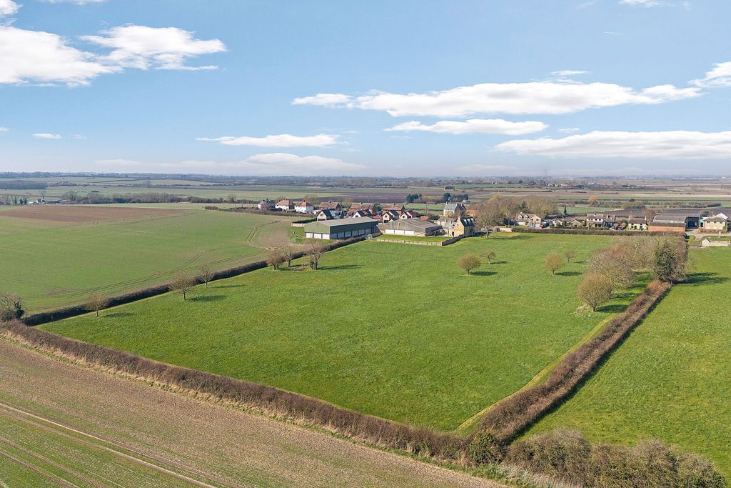 Property photo 3 of 49