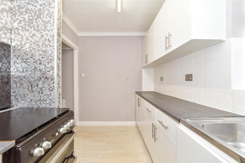 Property photo 3 of 12 Kitchen