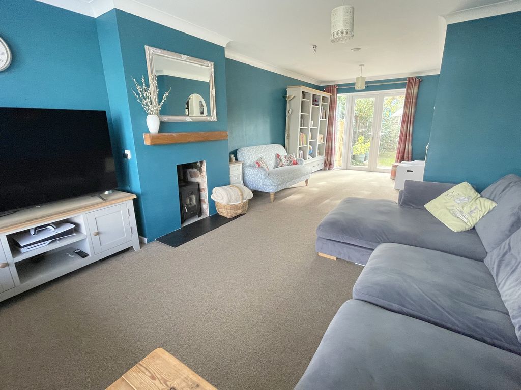 Property photo 3 of 24 Marsh Way