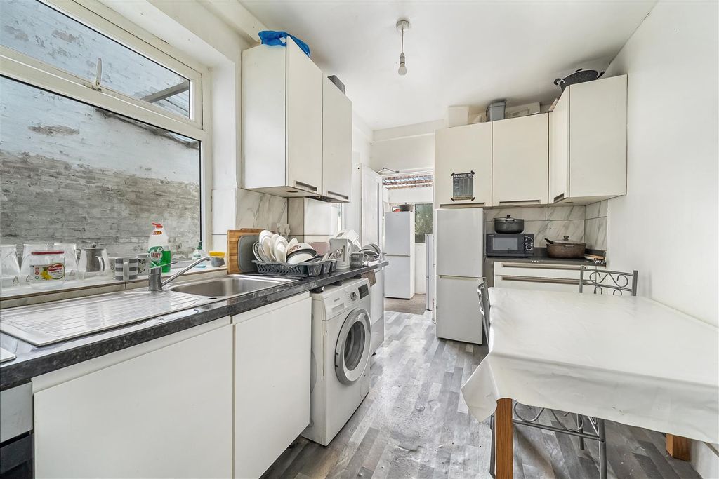 Property photo 2 of 20 13