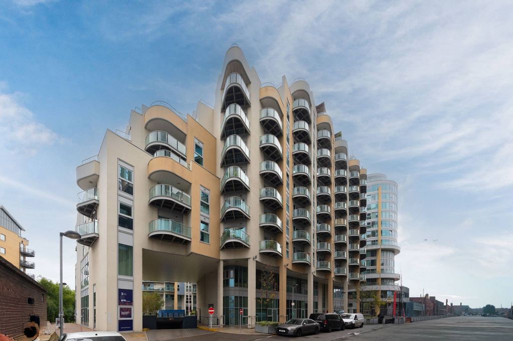 Property photo 2 of 22