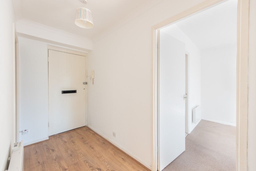 Property photo 3 of 15 4138843