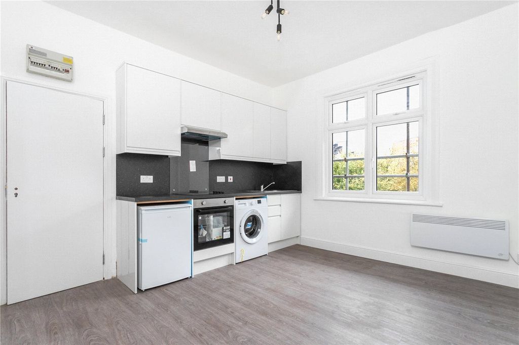 Property photo 3 of 7 Picture No. 08