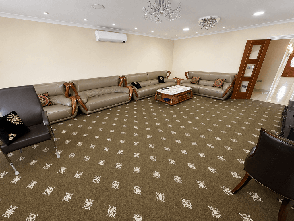 Property photo 1 of 12 4 Bed Semi-Detached House To Rent Alleyn Park, Southall Ub2