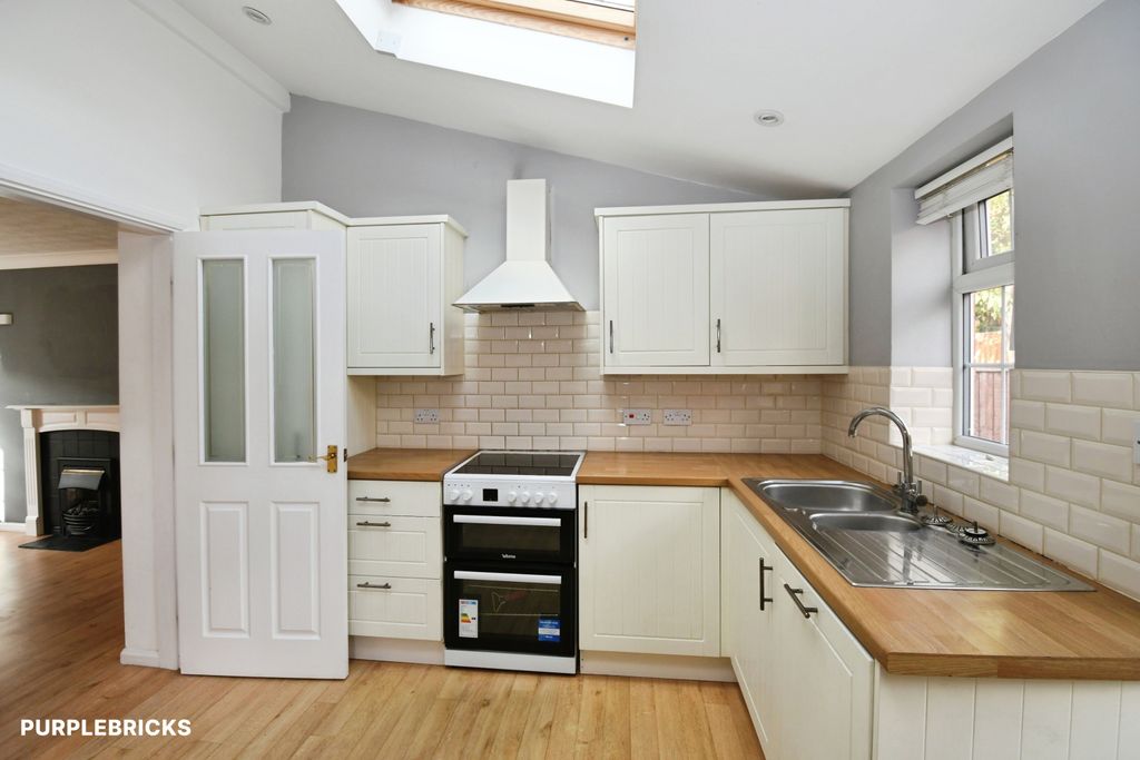 Property photo 3 of 19