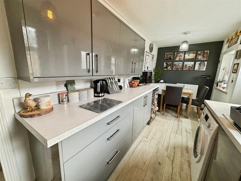 Property photo 3 of 18 Kitchen/Diner