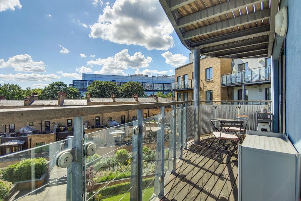 Property photo 3 of 11