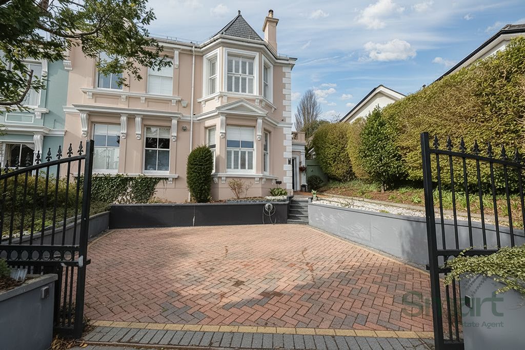 Property photo 1 of 30 0008