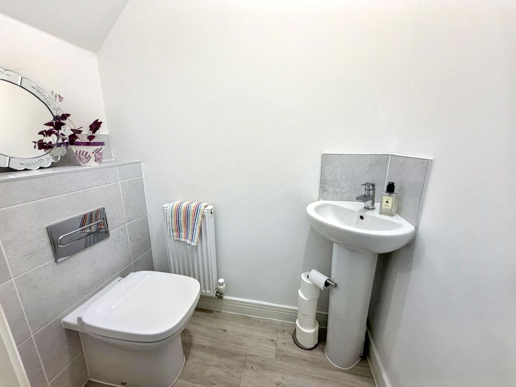 Property photo 3 of 25